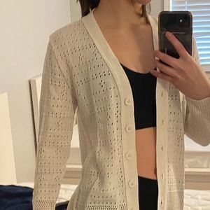 Women’s white long sleeve button up cardigan